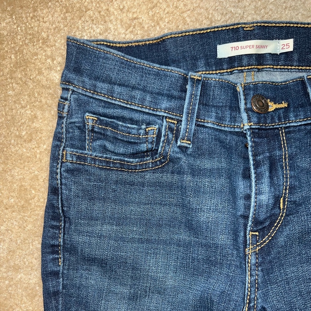 Levi’s Jeans - Picture 6 of 7